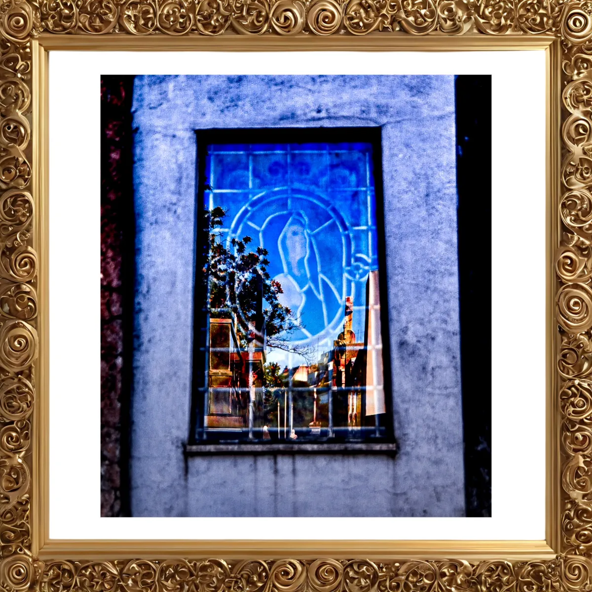 El Cementerio de la Recoleta: vitrales y el olvido