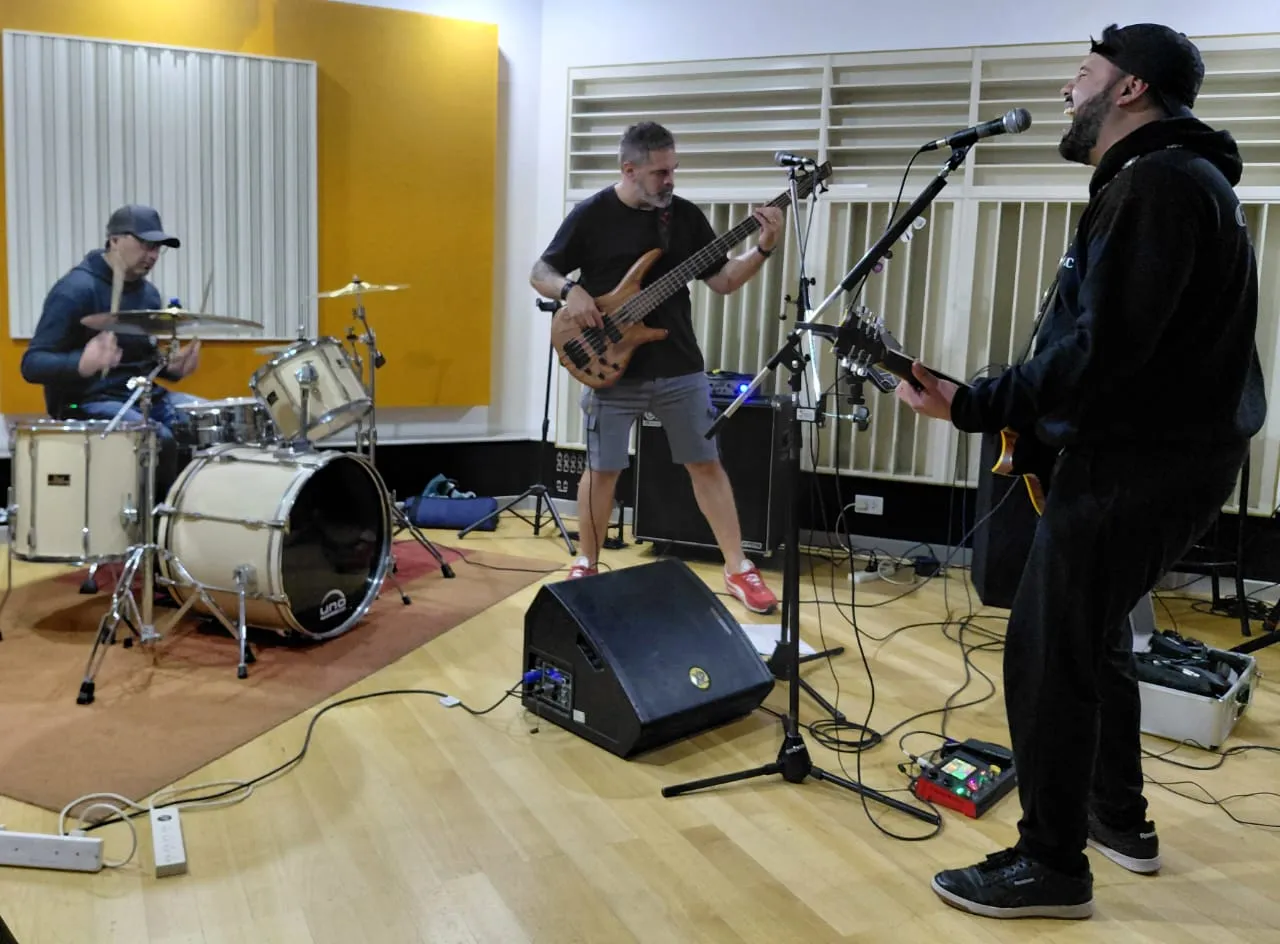 LIVE ROCK SESSION - QQD BAND