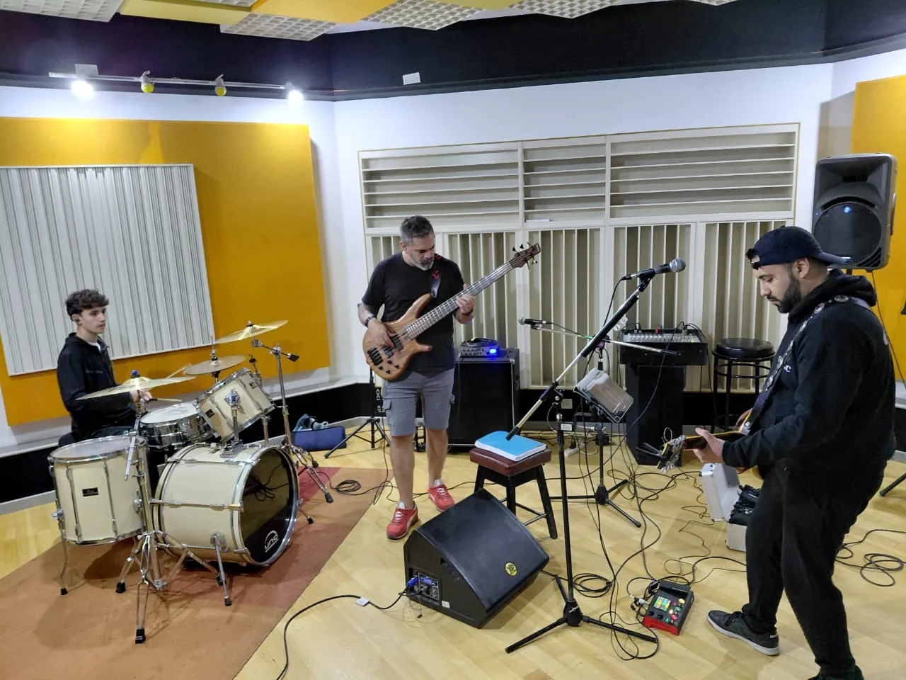 LIVE ROCK SESSION - QQD BAND